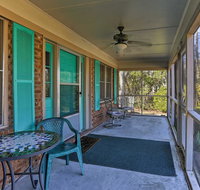 House with Fenced Yard and Shared Pier on Lake Waccamaw - Orlando Tourists