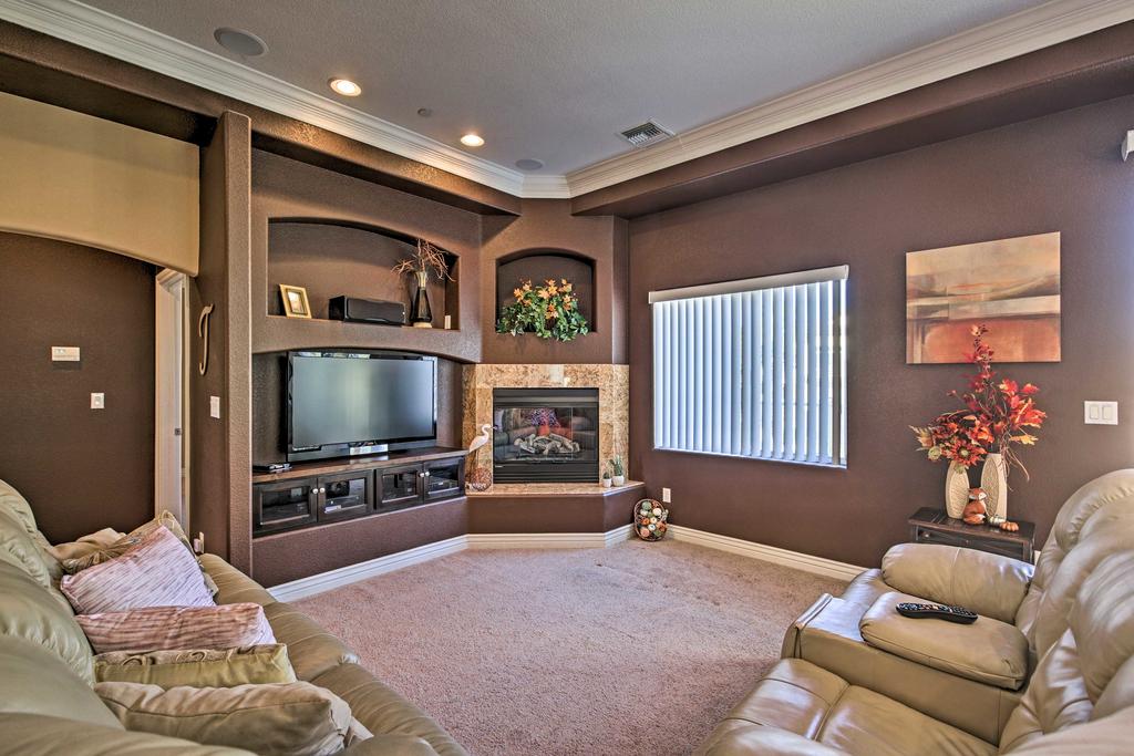 Ideally Located Bullhead City Townhome With Balcony! - thumb 3