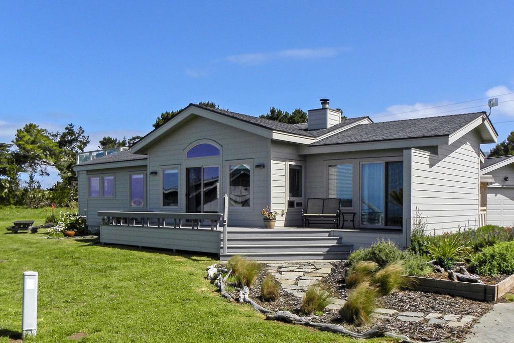 Irish Beach Home With Rooftop Hot Tub & Ocean Views! - thumb 1