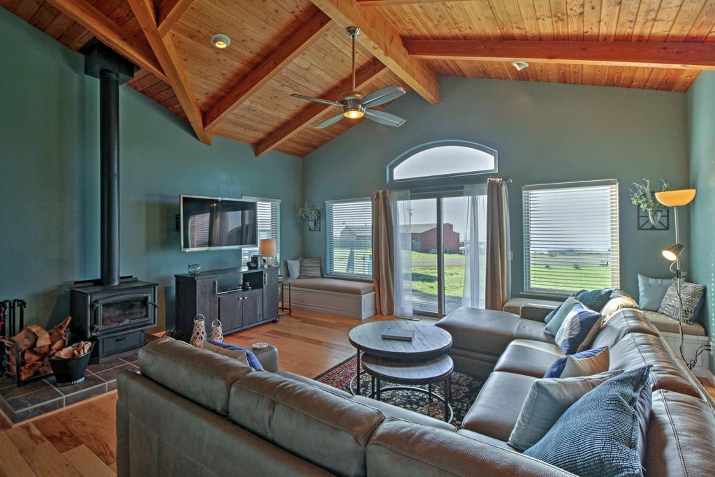 Irish Beach Home With Rooftop Hot Tub & Ocean Views! - thumb 2