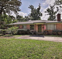 Jacksonville Home with Fire Pit Near Downtown! - Orlando Tourists