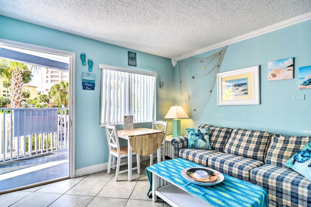 Lively Studio W/Pool Access, Across From Gulf - thumb 0
