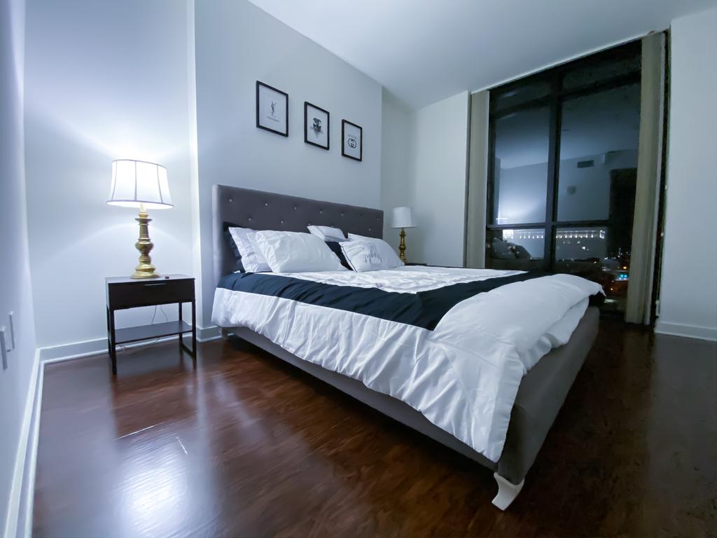 Luxurious Condo! 2B2B High Rise In Orlando! - thumb 2