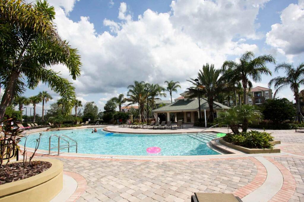 Maingate Vista Cay Condo - thumb 3
