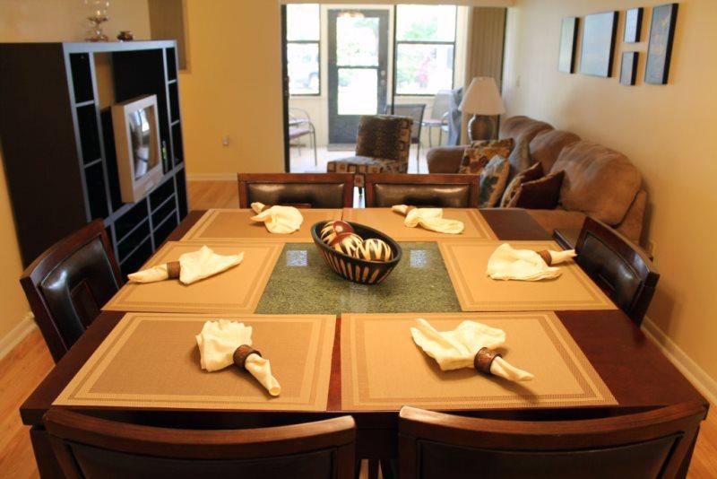 Modern Orlando Area 2 Bedroom 2 Bath Condo - thumb 3
