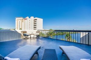 Modern Studio Apartment With Private Terrace Next To Universal Studios Parks