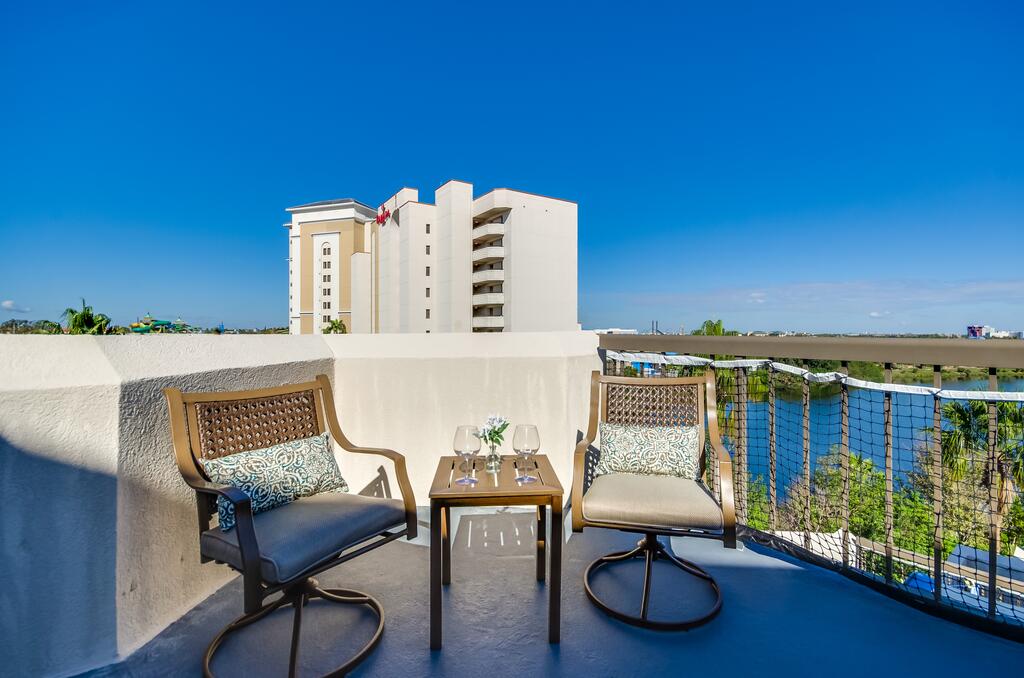 Modern Studio Apartment With Private Terrace Next To Universal Studios Parks - thumb 1