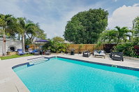 New Listing Luxe Escape w/ Pool  Hot Tub home Orlando Tourists
