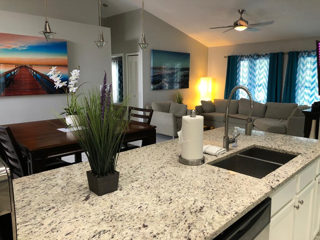 NEW! Pool Lakefront Villa - thumb 0