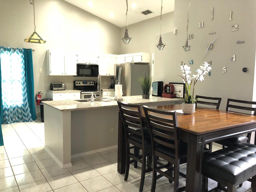 NEW! Pool Lakefront Villa - thumb 1