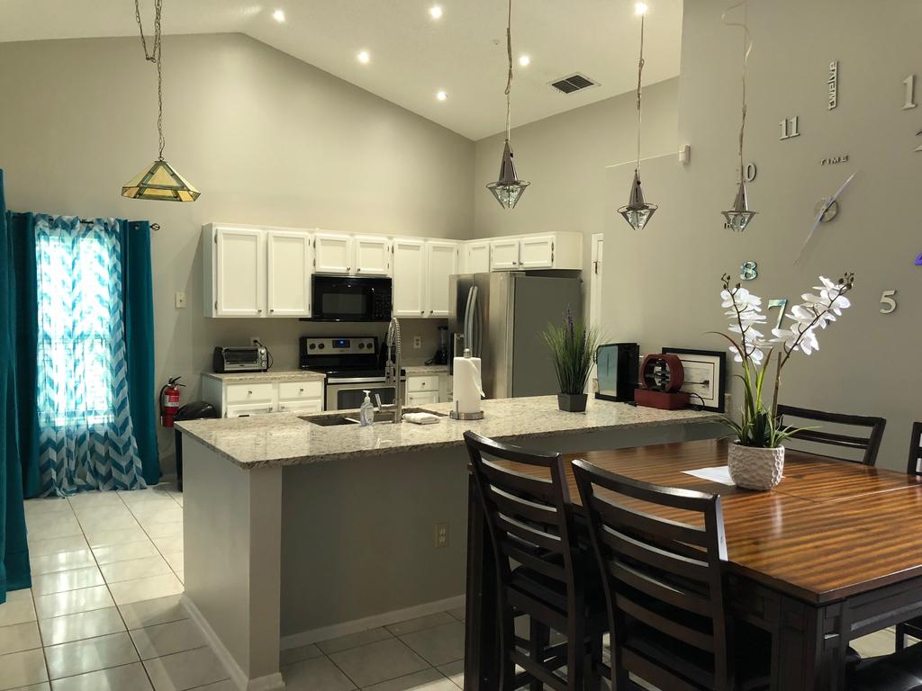 NEW! Pool Lakefront Villa - thumb 3
