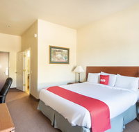 OYO Townhouse Clute Lake Jackson - Orlando Tourists
