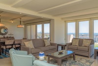 Panoramic bayview Spacious 10th floor condo beachfront resort shared pools  jacuzzi Pet friendly Orlando Tourists