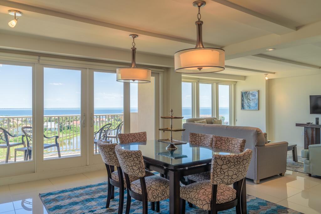 Panoramic Bayview! Spacious 10th Floor Condo Beachfront Resort, Shared Pools & Jacuzzi Pet Friendly - thumb 1