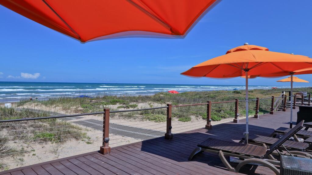 Panoramic Bayview! Spacious 10th Floor Condo Beachfront Resort, Shared Pools & Jacuzzi Pet Friendly - thumb 3