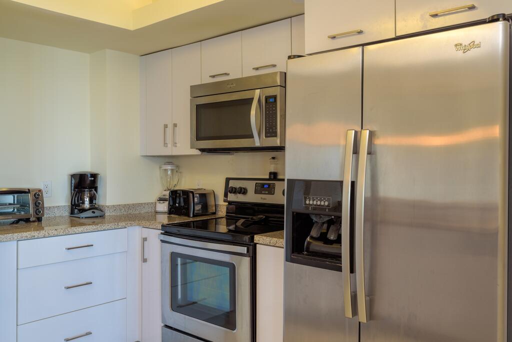 Panoramic Bayview! Spacious 10th Floor Condo Beachfront Resort, Shared Pools & Jacuzzi Pet Friendly - thumb 2