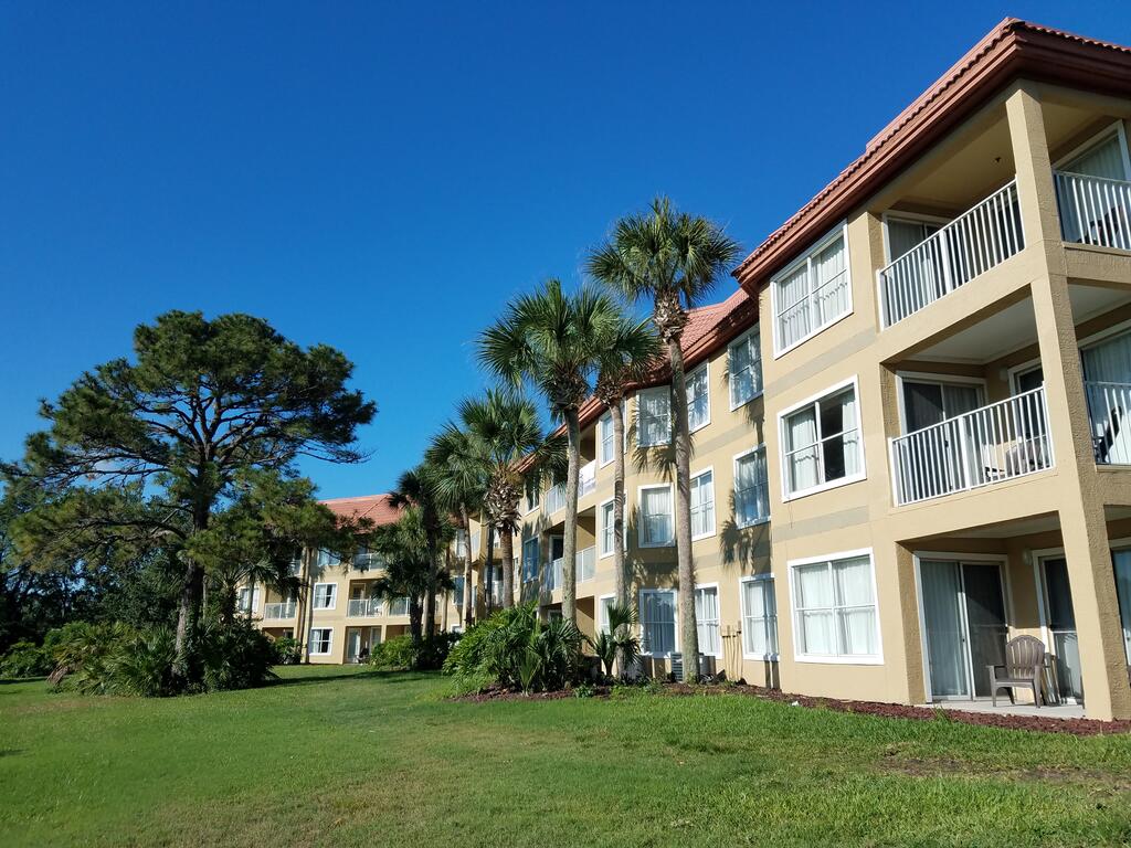 Parc Corniche Condominium Suites - thumb 0