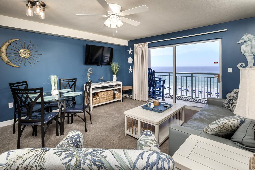 Pelican Isle 502: Comfy Beachfront - WiFi, Full Kitchen, Pool, Beach Service - thumb 0