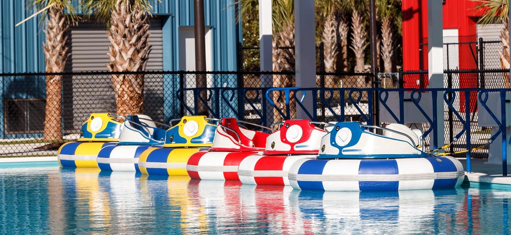 Pelican Isle 502: Comfy Beachfront - WiFi, Full Kitchen, Pool, Beach Service - thumb 3