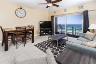 Pelican Isle 609 Top floor modern decor with the master bedroom on the beach Orlando Tourists