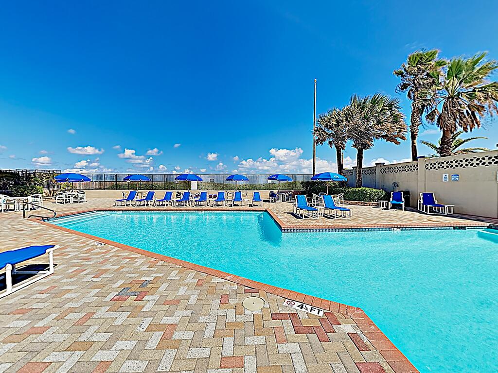 Picture-Perfect Gulf Views, Pools, Tennis & Sauna Condo - thumb 2