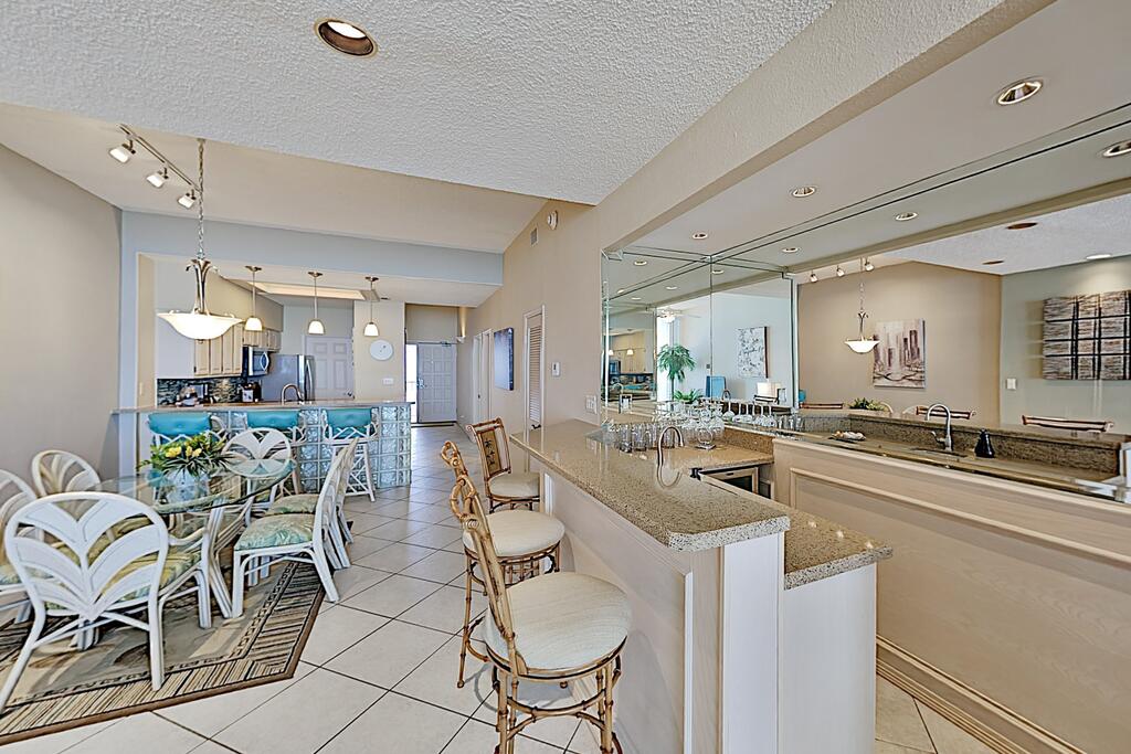 Plush Suntide Penthouse W/ Tennis, Pools & Gym Condo - thumb 1