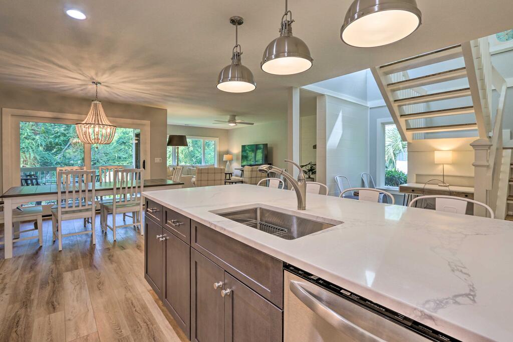 Pristine Shipyard Resort Condo With Pool Access - thumb 3