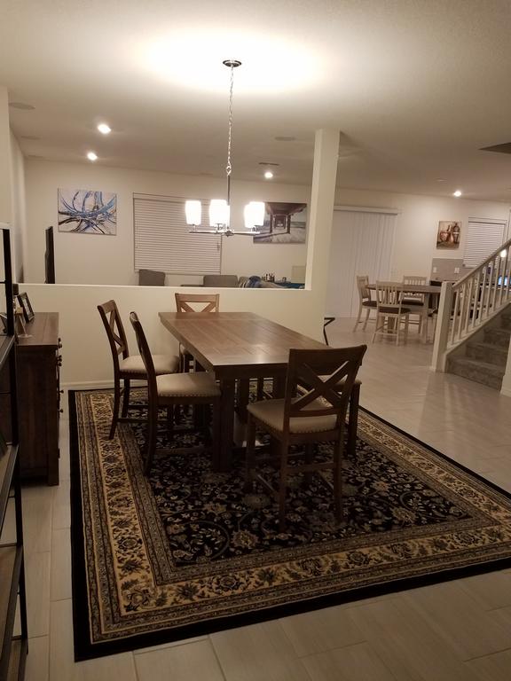Private Room In Brand New House Near All Attractions - thumb 2