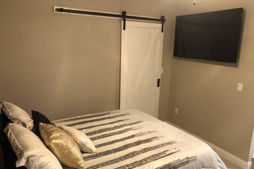 Private Studio Suite In Quiet Area - Near 408 - thumb 1