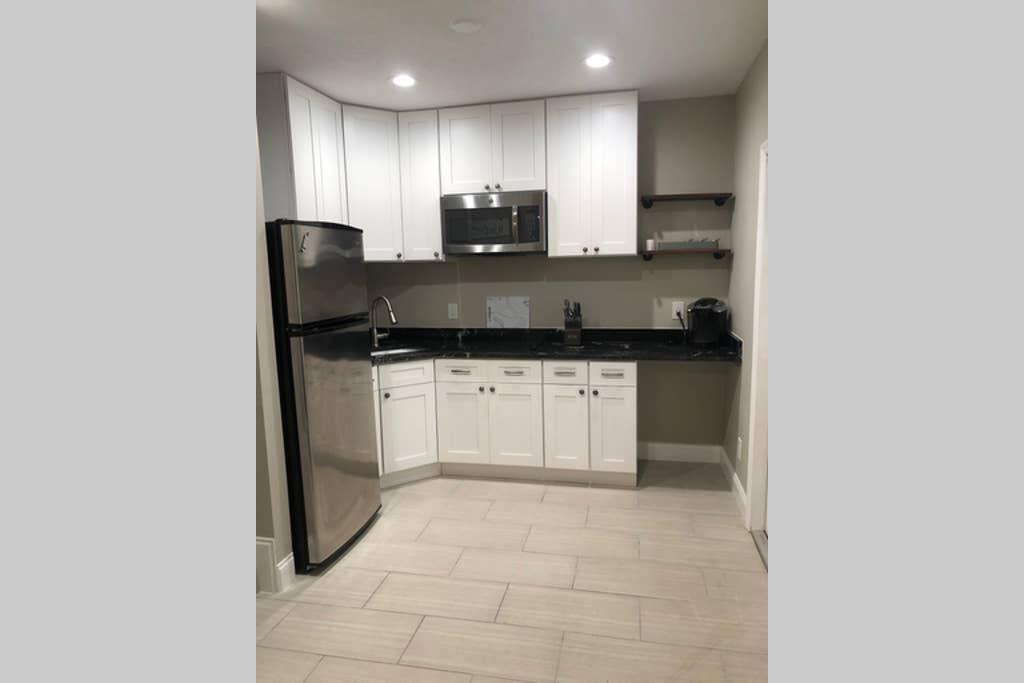Private Studio Suite In Quiet Area - Near 408 - thumb 3