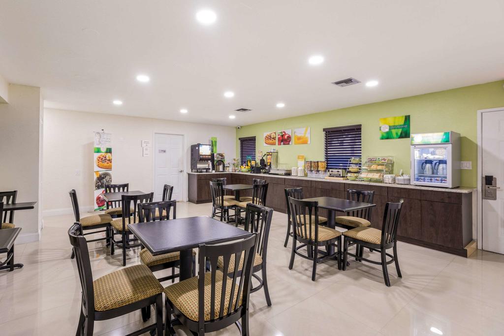 Quality Inn & Suites Downtown - thumb 1