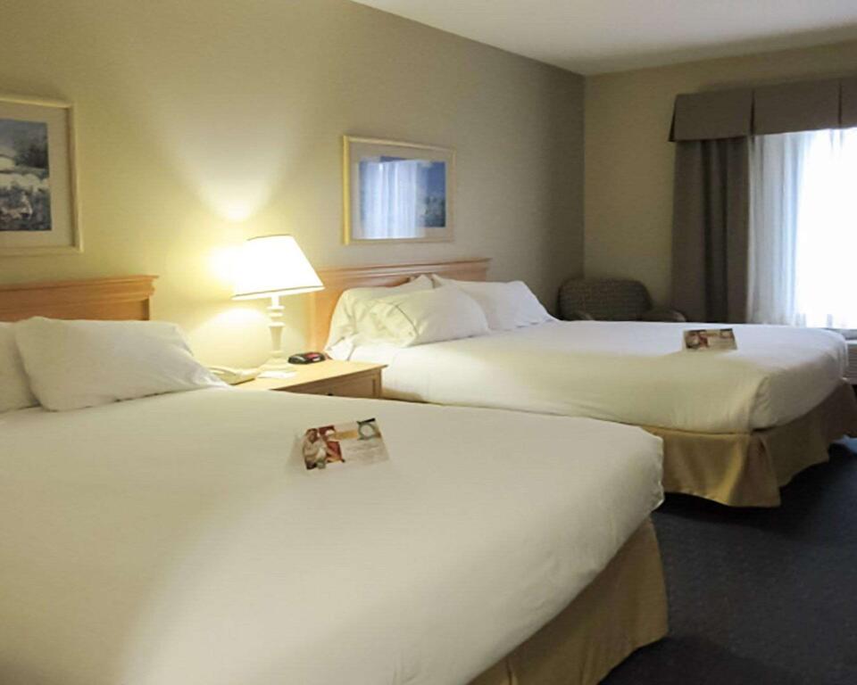 Quality Inn & Suites Sneads Ferry- North Topsail Beach - thumb 3