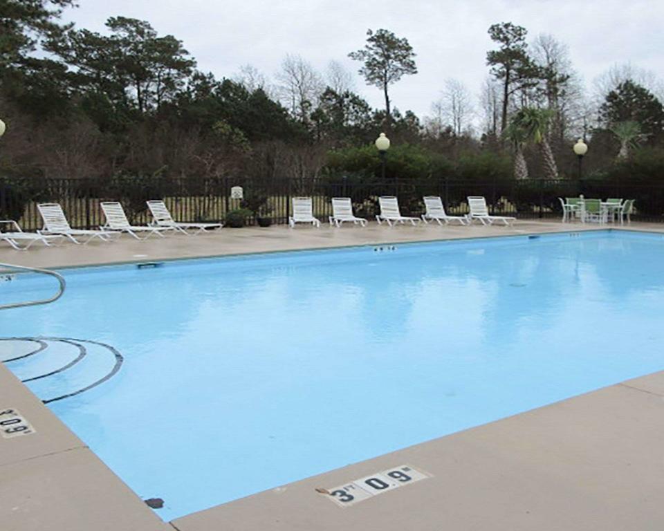 Quality Inn & Suites Sneads Ferry- North Topsail Beach - thumb 1