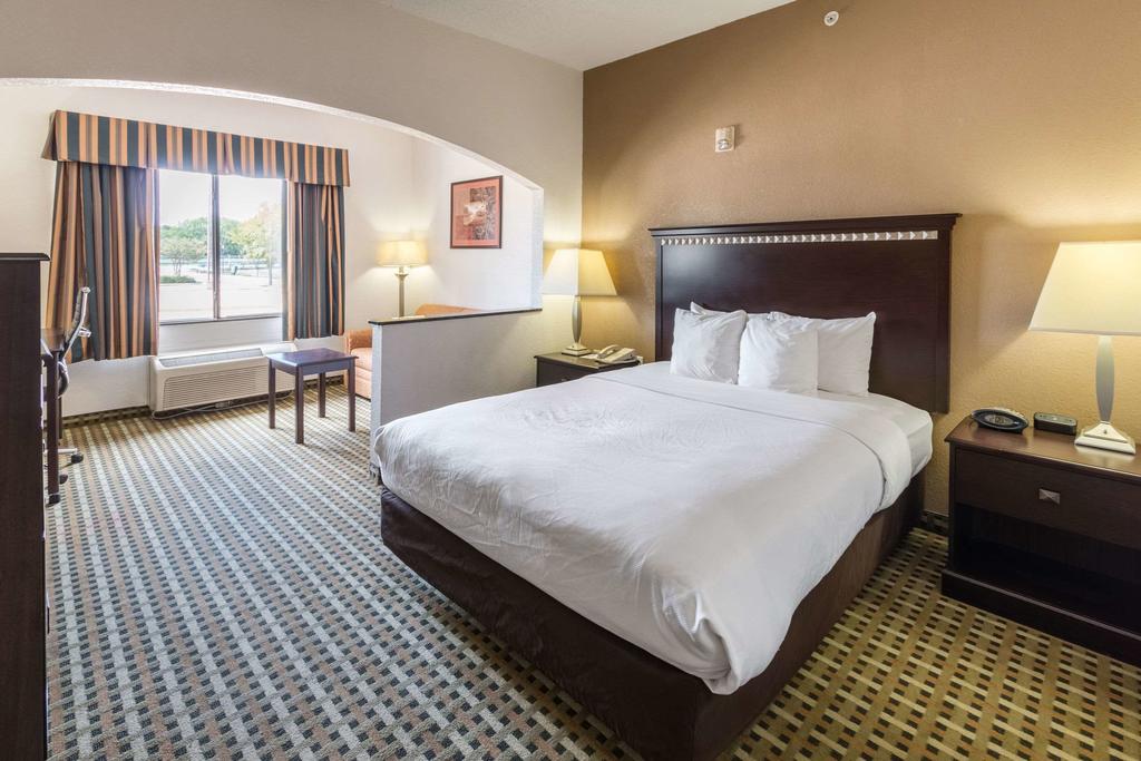 Quality Suites, Ft Worth Burleson - thumb 3