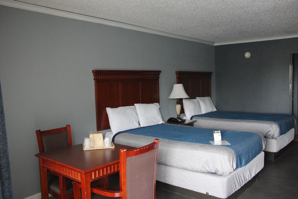Quarters Inn & Suites - thumb 1