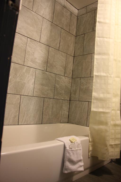 Quarters Inn & Suites - thumb 3