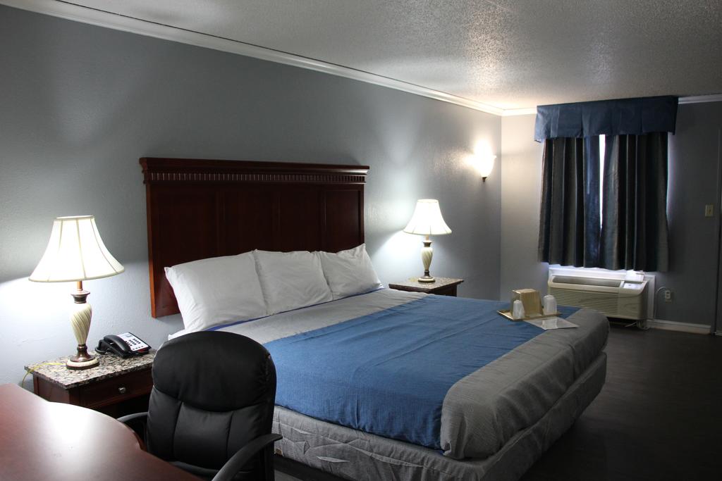 Quarters Inn & Suites - thumb 2
