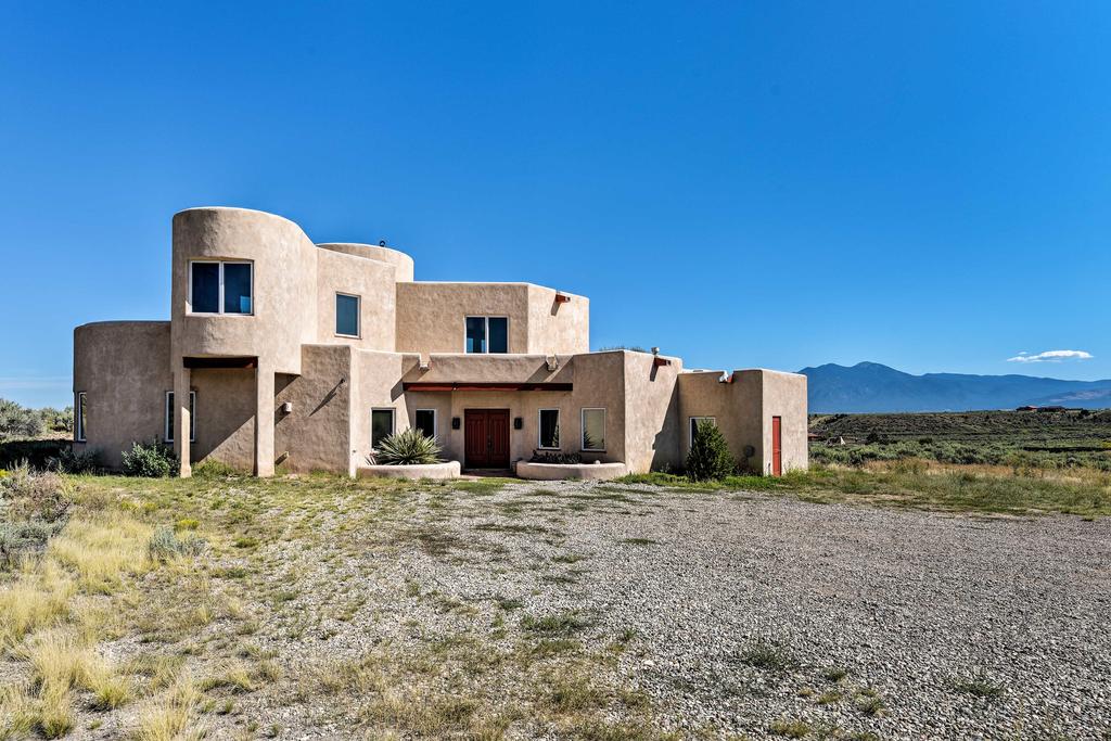 Rancho De Taos House With Balcony & Panoramic Views! - thumb 1