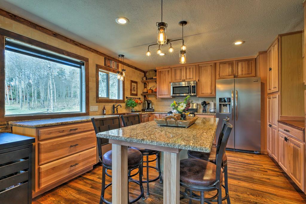 Remodeled Conifer Cabin W/ Deck & Mountain Views! - thumb 2