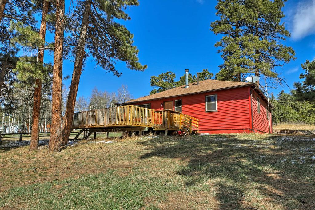 Remodeled Conifer Cabin W/ Deck & Mountain Views! - thumb 3