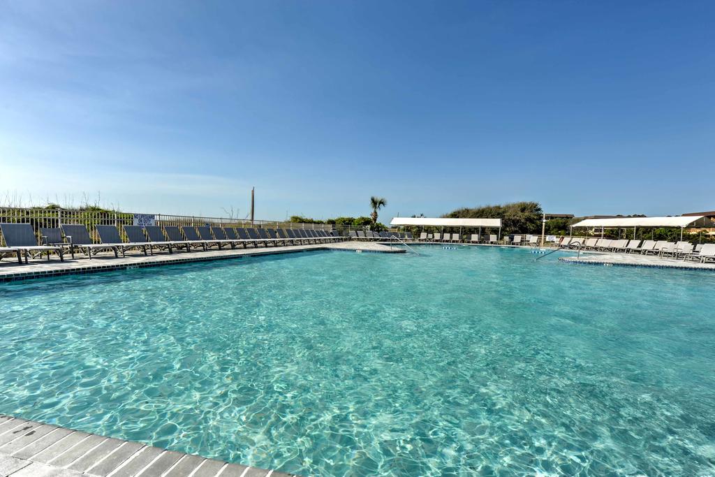 Resort Condo, 4 Min Walk To Folly Field Beach - thumb 0