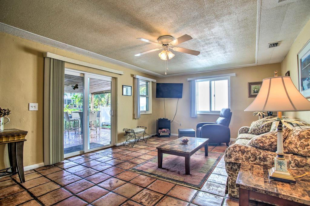 Retreat With Dock Near Hollywood BCH Boardwalk! - thumb 3