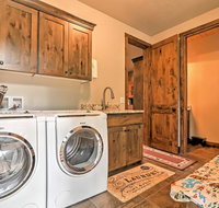 Rustic Beaver Cabin with Deck Fireplace  Mtn Views - Orlando Tourists