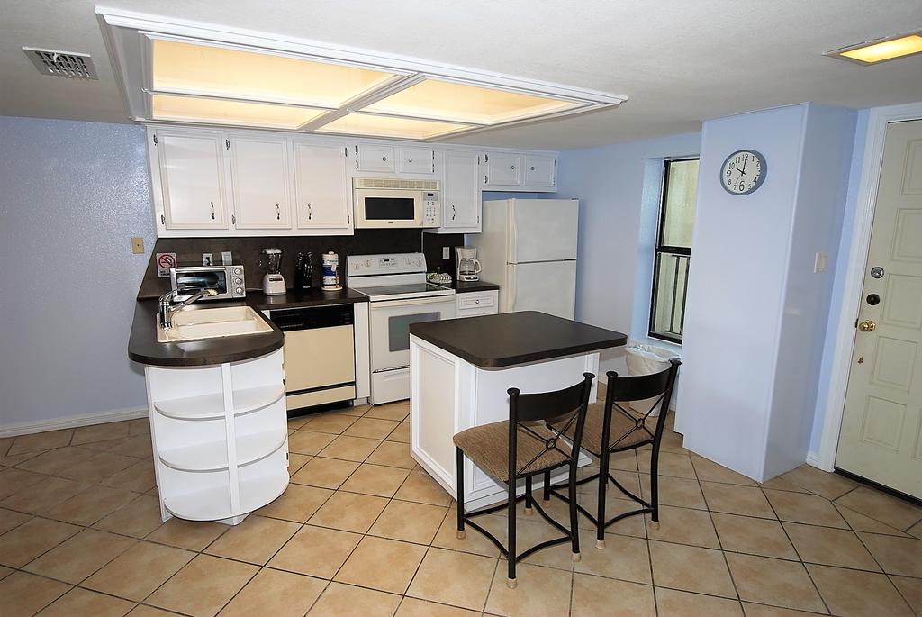 Saida III Condo Unit #3306 - thumb 2