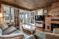 Sandy Toes Cottage 2 Bedrooms Sleeps 6 Beach Front WiFi Orlando Tourists