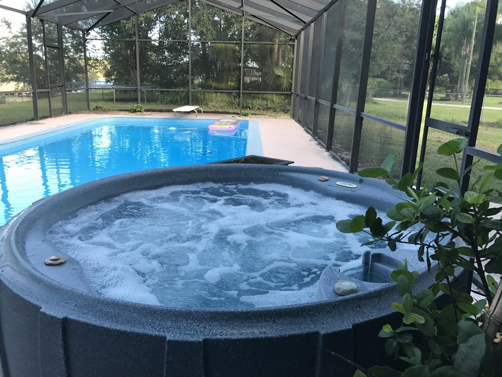 Serene Lakefront Duplex Pool, Hottub & Boating - thumb 2