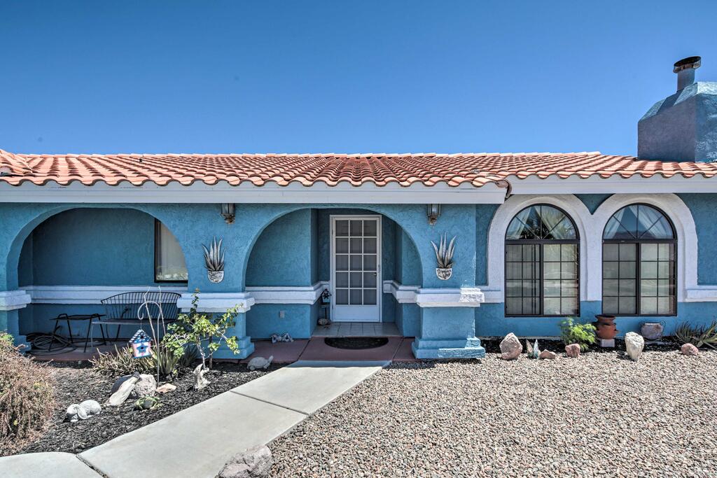 Single-Story Home With Patio, 6MI To Lake Mohave - thumb 1
