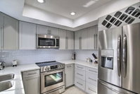 Stylish Beach Bungalow with Pool 2Mi to Ocean Orlando Tourists