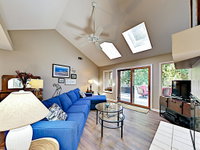 Sunny Coastal-Chic Home Home Orlando Tourists