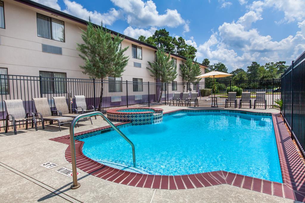 Super 8 By Wyndham Cleveland TX - thumb 2